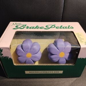 Moxi Purple Flower Brake Petals